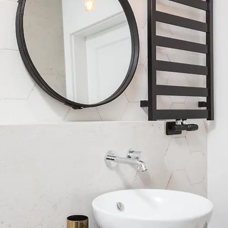 Of The Kings - Nubium Apartment